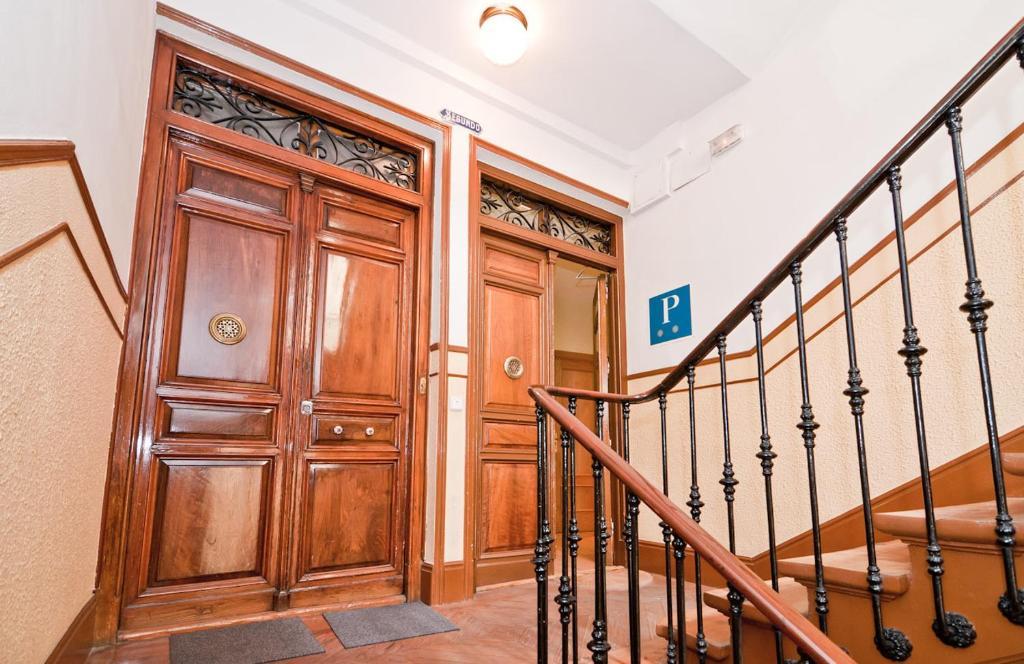 Hostal Las Cortes Madrid Exterior foto