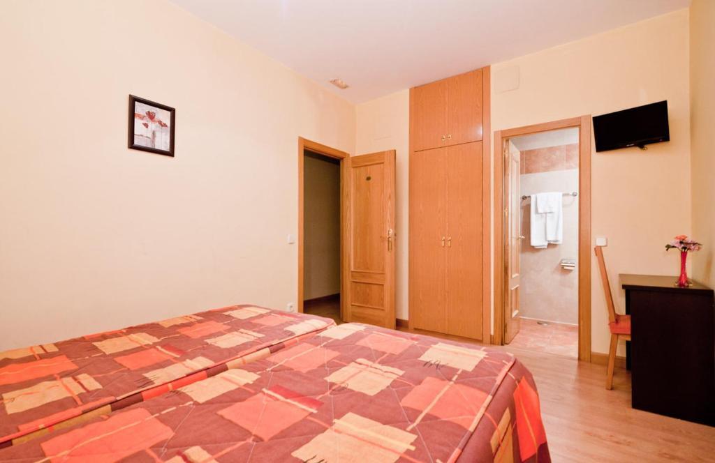 Hostal Las Cortes Madrid Exterior foto