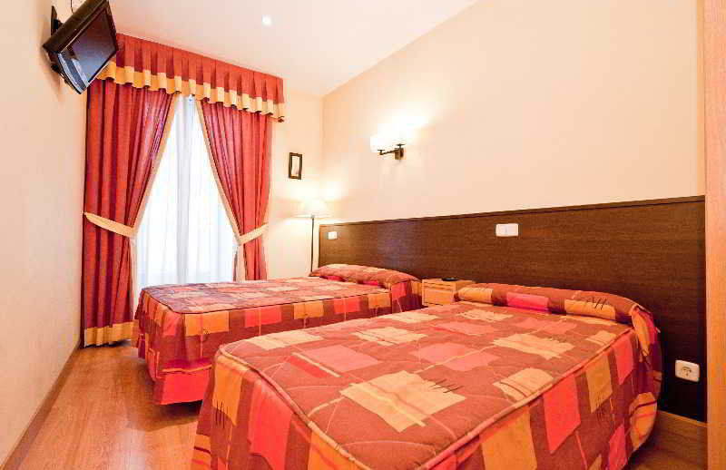Hostal Las Cortes Madrid Exterior foto